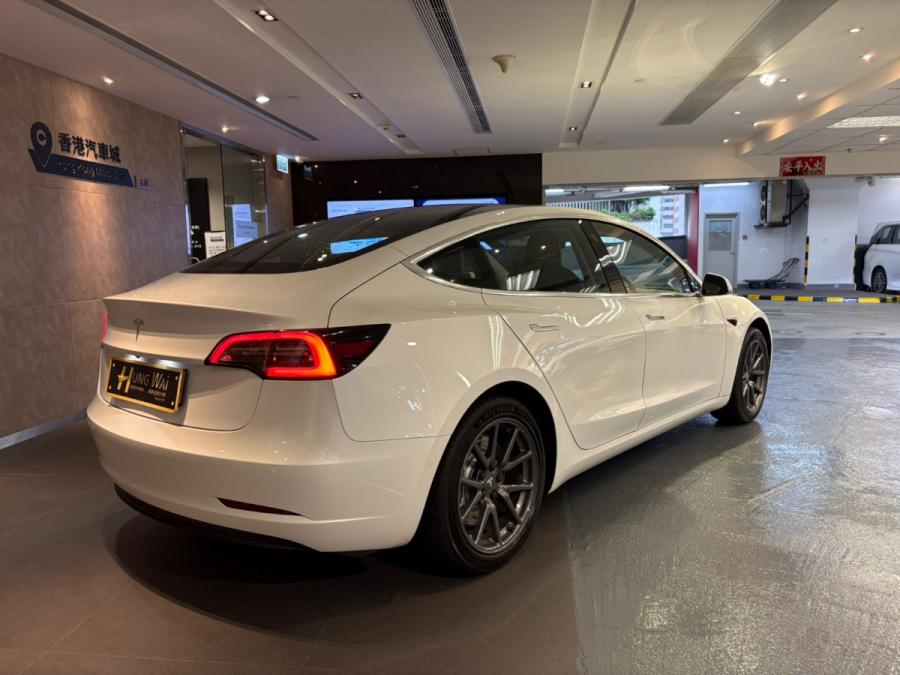 Model 3 SR Plus - Image 2